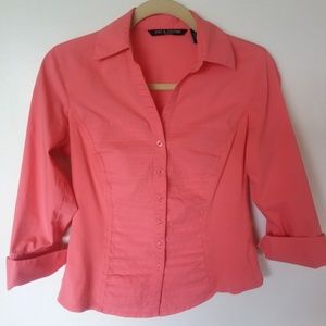 ZAC & RACHEL petite blouse in pretty peach color. Size PM.